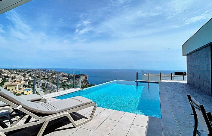 Image No.1-4 Bed Villa for sale