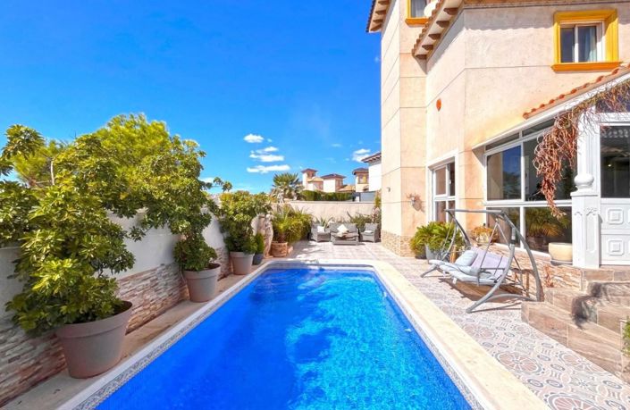 Image No.11-4 Bed Villa for sale
