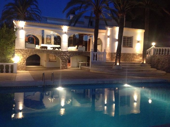 Image No.1-10 Bed Villa for sale