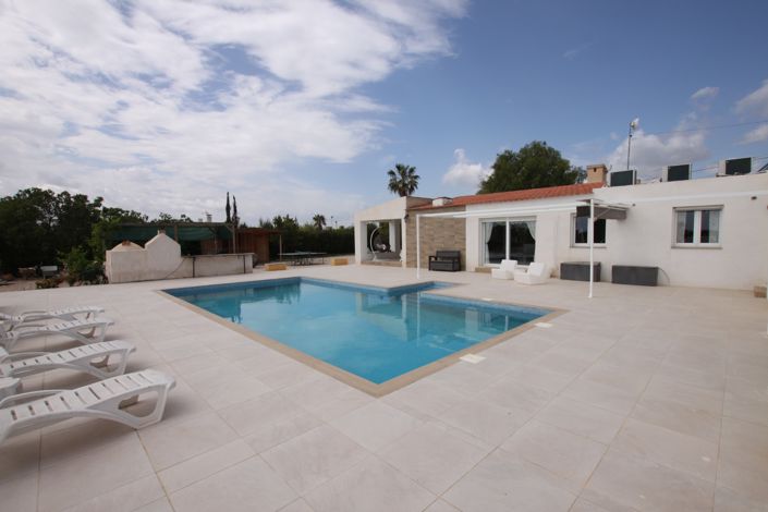 Image No.1-5 Bed Villa for sale