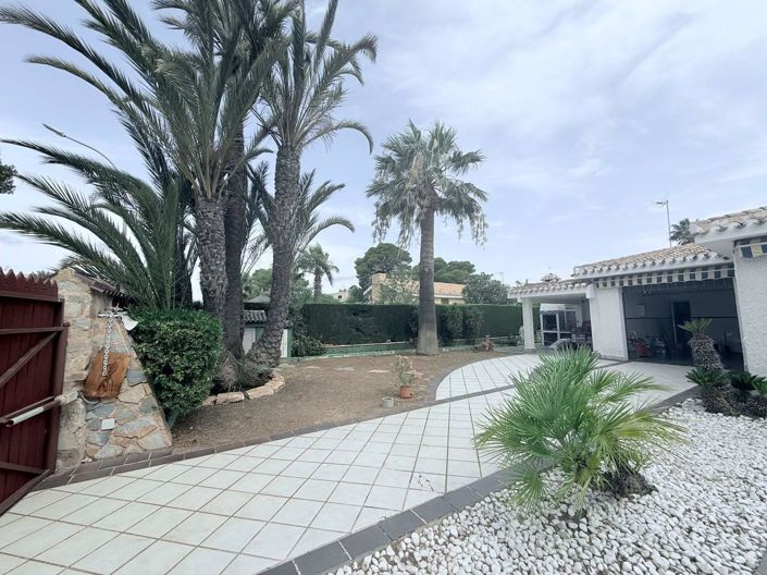 Image No.6-Villa de 4 chambres à vendre à Orihuela Costa