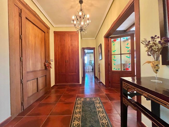 Image No.19-4 Bed Villa for sale