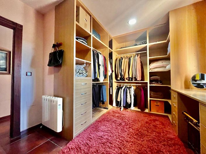 Image No.35-4 Bed Villa for sale