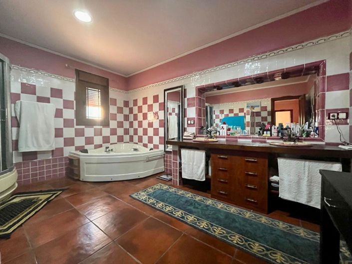 Image No.36-4 Bed Villa for sale