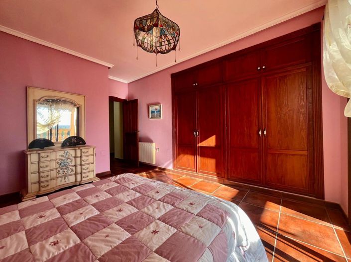 Image No.43-4 Bed Villa for sale