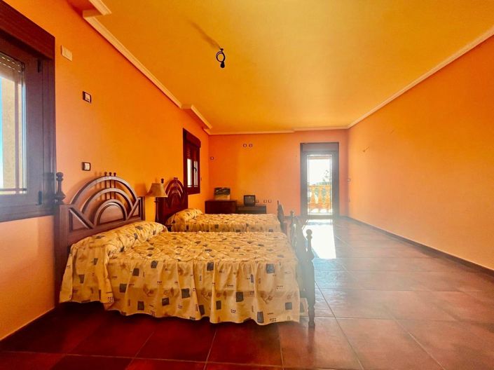 Image No.48-4 Bed Villa for sale