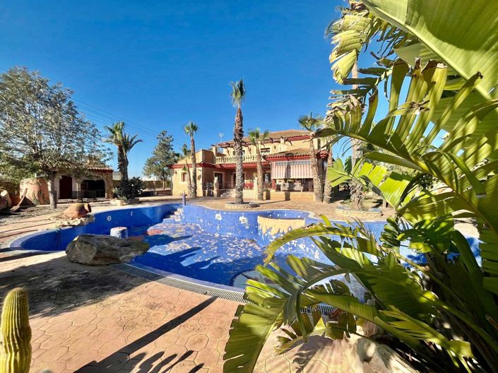 Image No.6-4 Bed Villa for sale