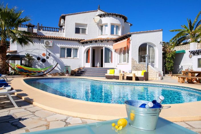 Image No.1-6 Bed Villa for sale
