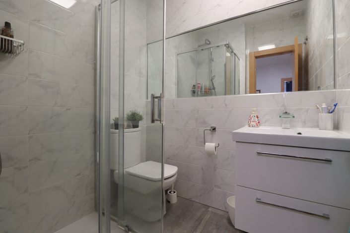 Image No.14-3 Bed Property for sale