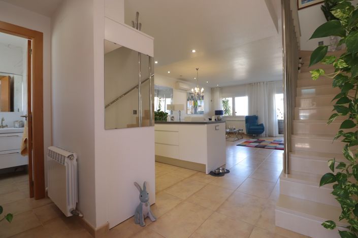 Image No.5-3 Bed Property for sale