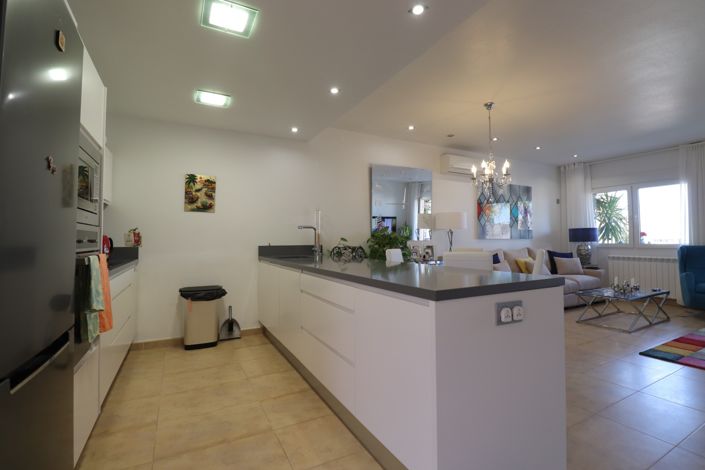 Image No.6-3 Bed Property for sale