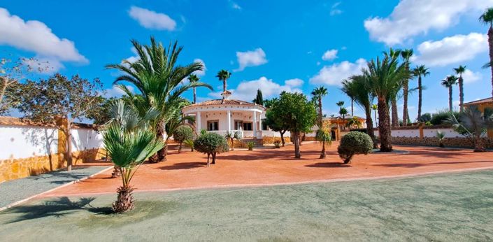 Image No.1-3 Bed Villa for sale