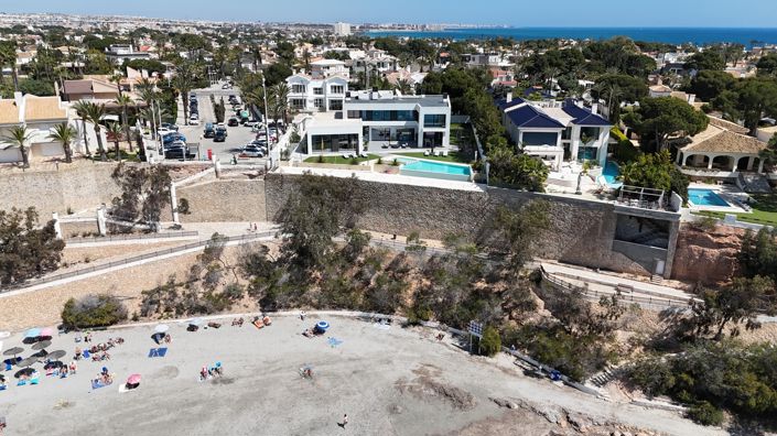 Image No.4-Villa de 5 chambres à vendre à Cabo Roig