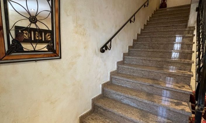 Image No.13-8 Bed Villa for sale