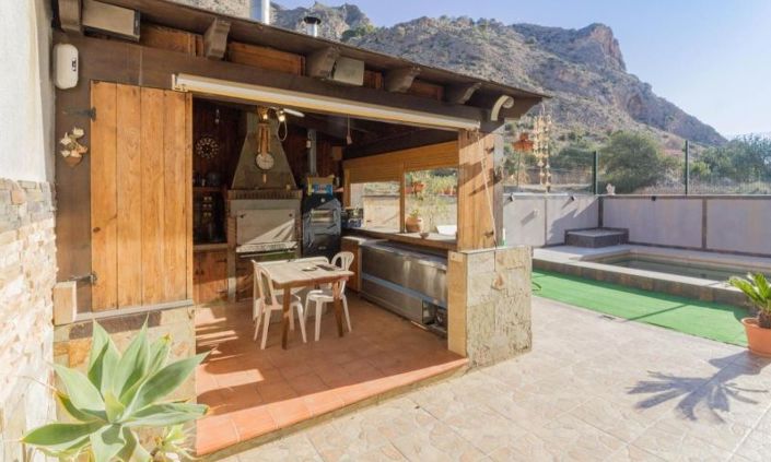 Image No.3-8 Bed Villa for sale