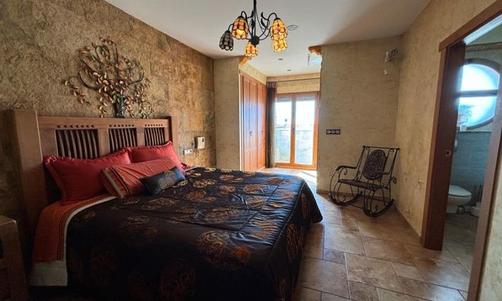 Image No.31-8 Bed Villa for sale