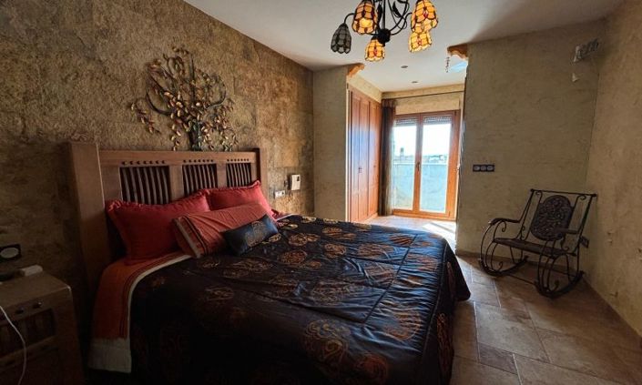 Image No.32-8 Bed Villa for sale