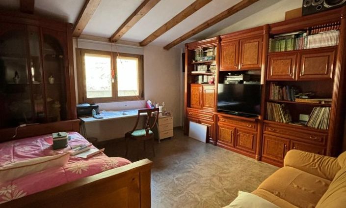 Image No.40-8 Bed Villa for sale