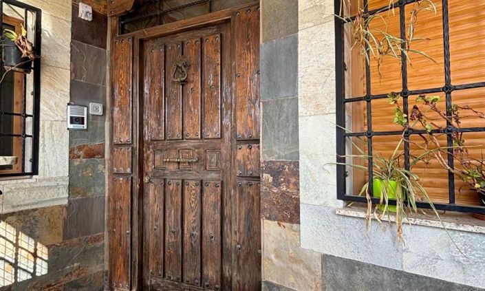 Image No.8-8 Bed Villa for sale