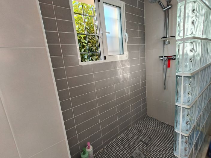 Image No.15-2 Bed Villa for sale