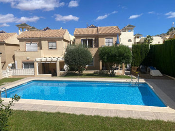 Villa de 3 chambres à vendre à Orihuela