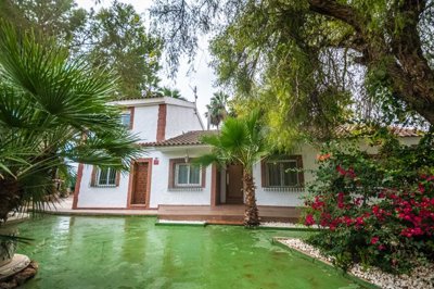 5 Bed Villa for sale