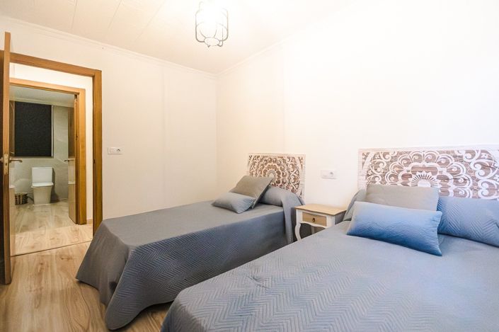 Image No.40-5 Bed Villa for sale