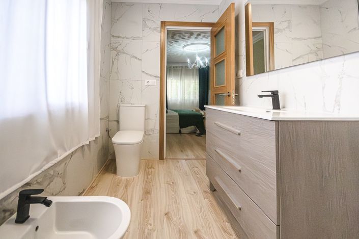 Image No.48-5 Bed Villa for sale