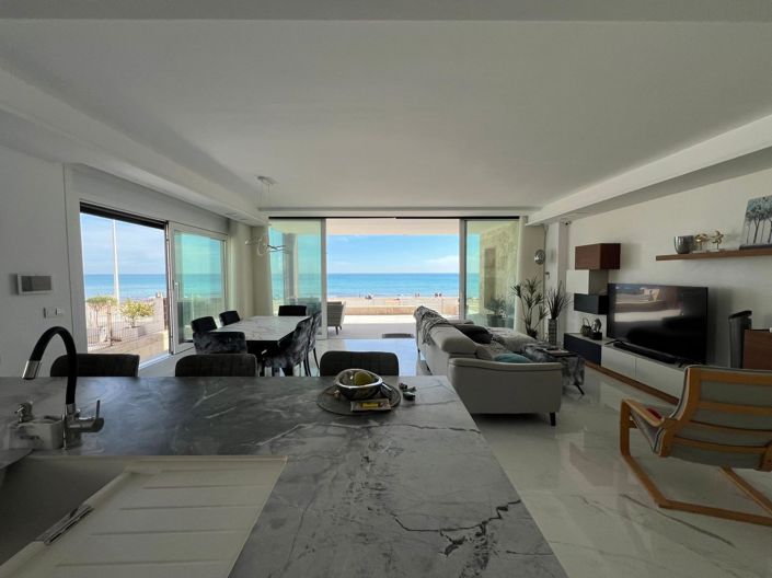 Image No.9-5 Bed Villa for sale