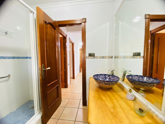 Image No.12-2 Bed Villa for sale