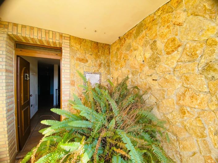 Image No.3-2 Bed Villa for sale