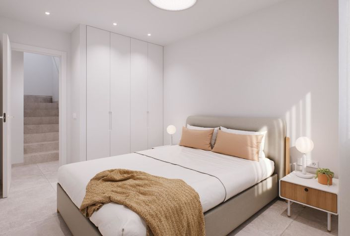 Image No.17-3 Bed Property for sale