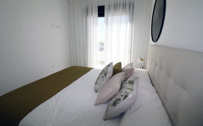 Image No.25-3 Bed Property for sale