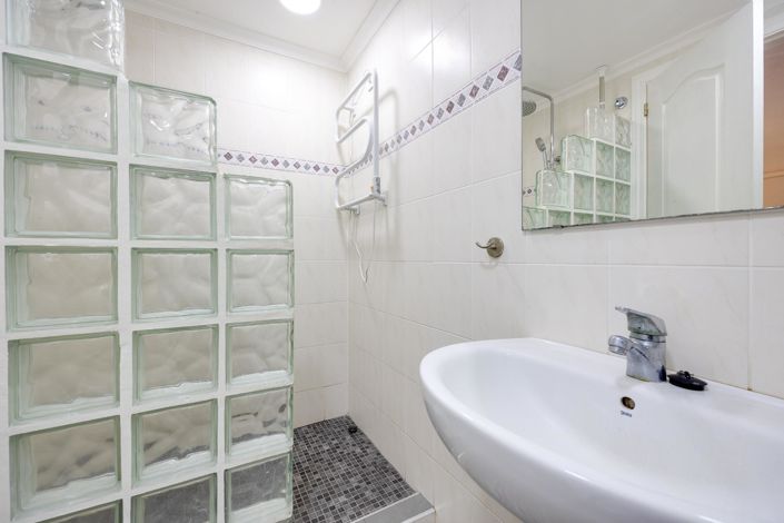 Image No.13-2 Bed Apartment for sale