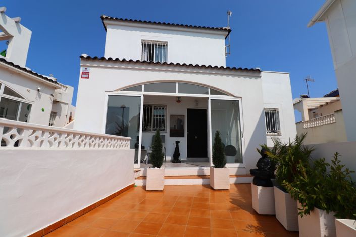 Image No.1-Villa de 2 chambres à vendre à Orihuela Costa