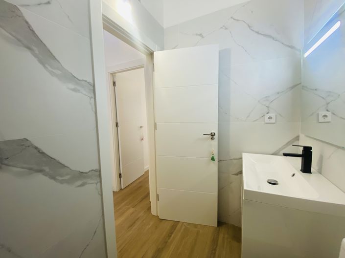 Image No.18-2 Bed Apartment for sale