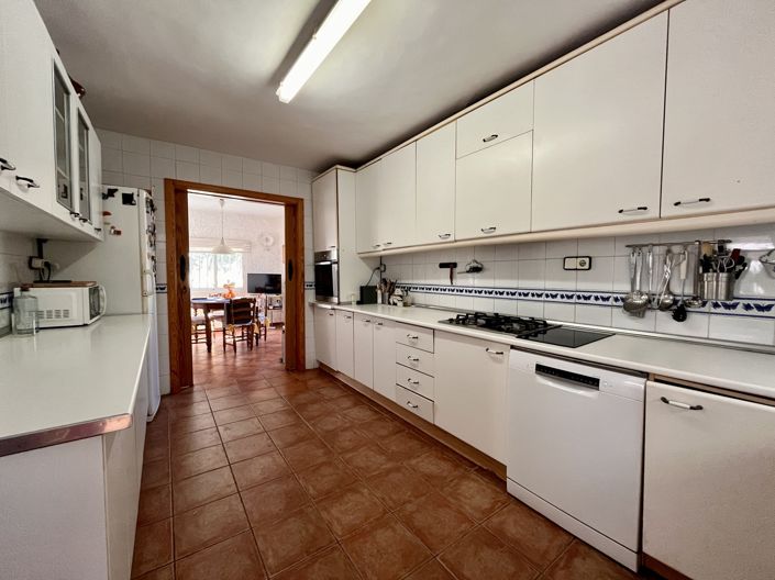 Image No.13-6 Bed Villa for sale