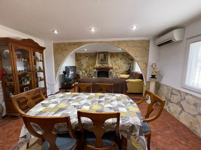 Image No.10-4 Bed Villa for sale