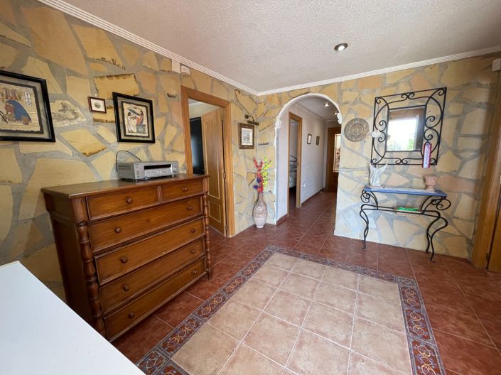 Image No.12-4 Bed Villa for sale