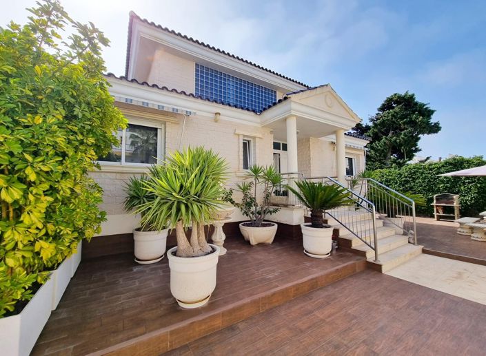 Image No.2-5 Bed Villa for sale