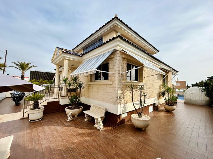 Image No.40-5 Bed Villa for sale