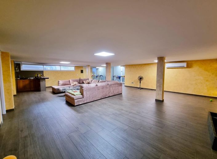 Image No.42-5 Bed Villa for sale