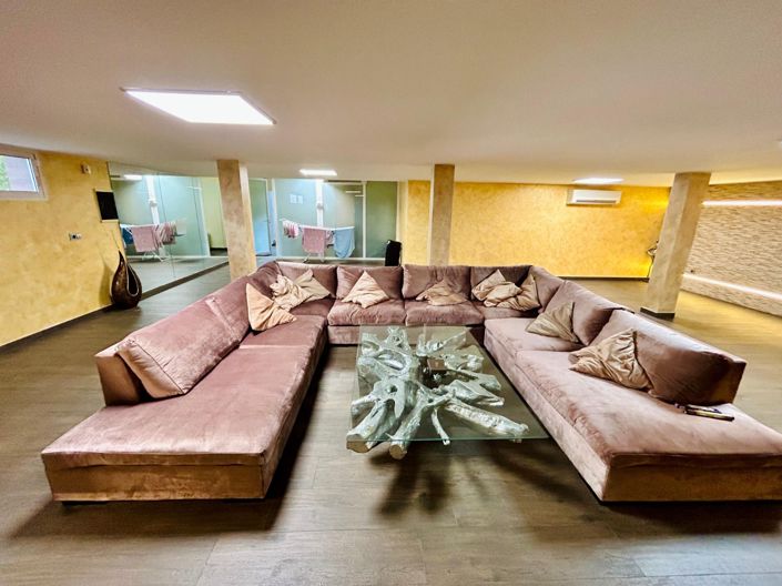 Image No.46-5 Bed Villa for sale