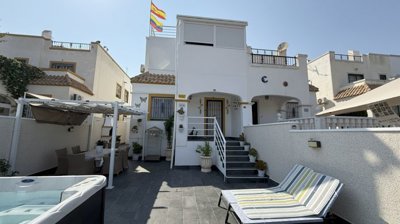 Villa de 2 chambres à vendre à Orihuela Costa