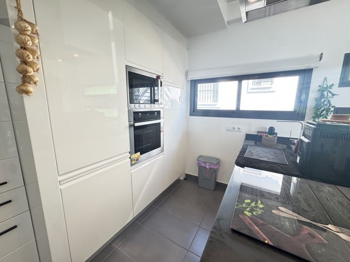 Image No.7-2 Bed Property for sale