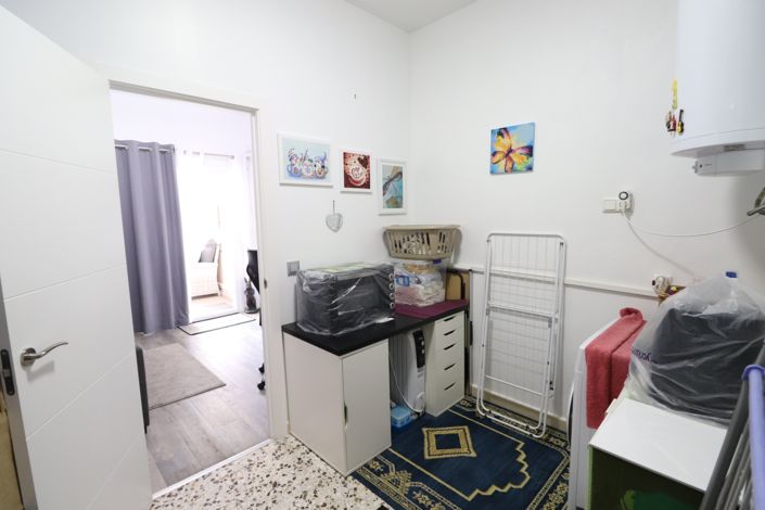 Image No.12-3 Bed Property for sale