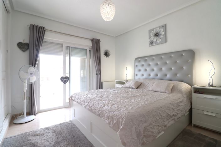 Image No.14-3 Bed Property for sale