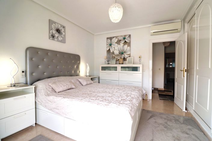 Image No.15-3 Bed Property for sale