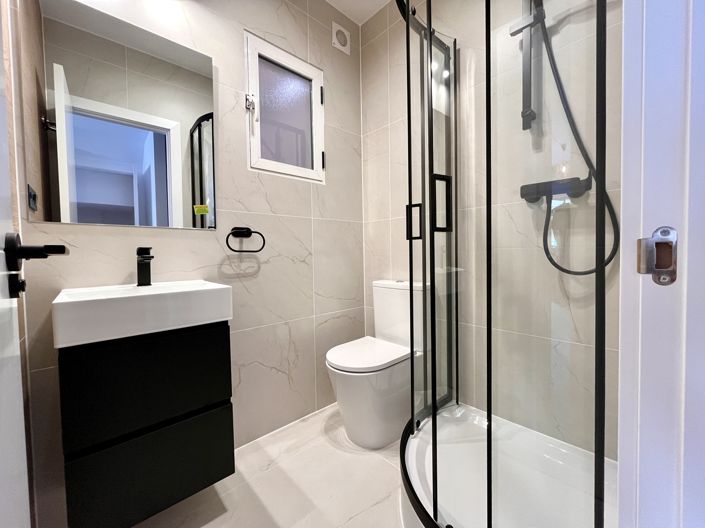 Image No.10-3 Bed Property for sale