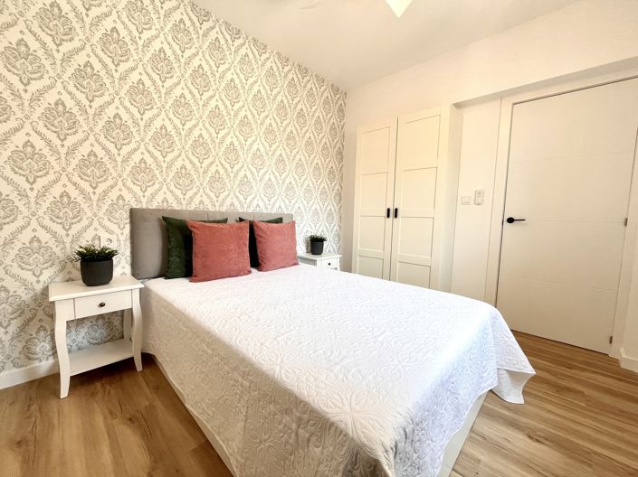 Image No.9-3 Bed Property for sale